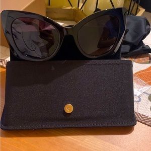 Great looking pair of DG.  Great for the weekend.  Gentle used